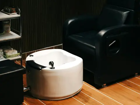 العناية بالقدمين